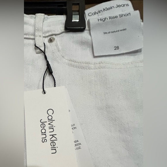 NWT- Women’s Calvin Klein Shorts - Picture 3 of 9